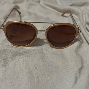 Unknown Brand of Women’s sunglasses